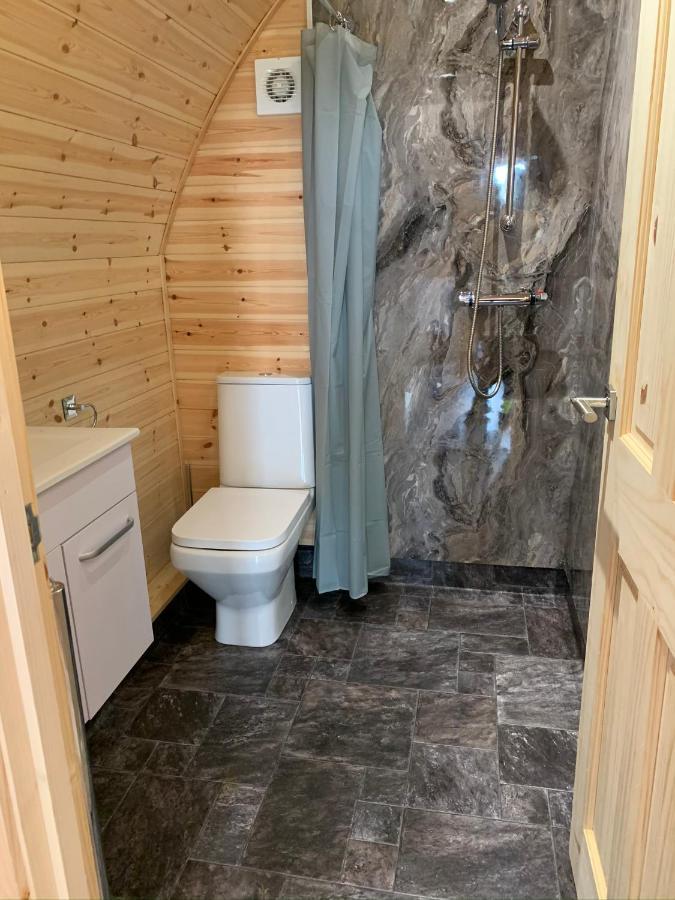 Pond View Pod 3 With Private Hot Tub -Fife - Loch Leven - Lomond Hills Villa Kelty Bagian luar foto