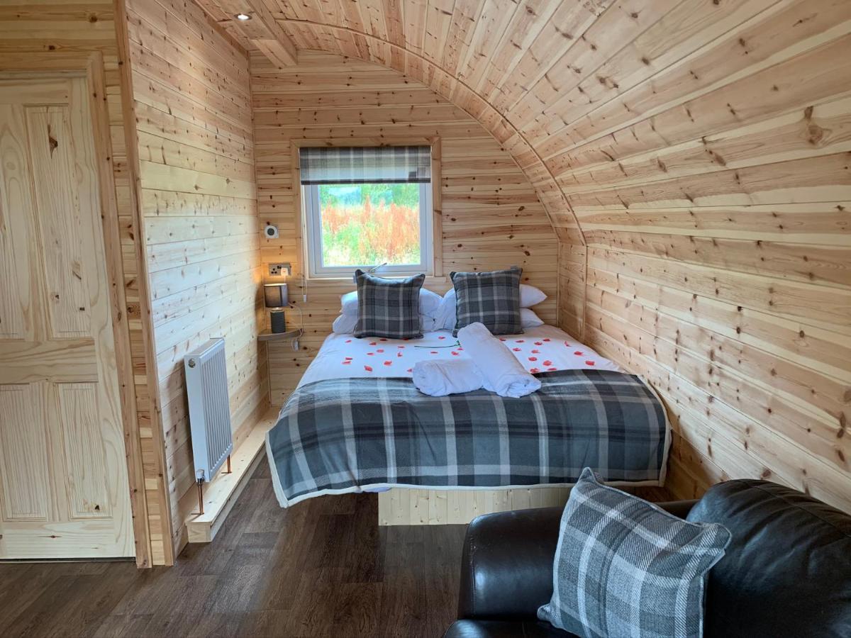 Pond View Pod 3 With Private Hot Tub -Fife - Loch Leven - Lomond Hills Villa Kelty Bagian luar foto