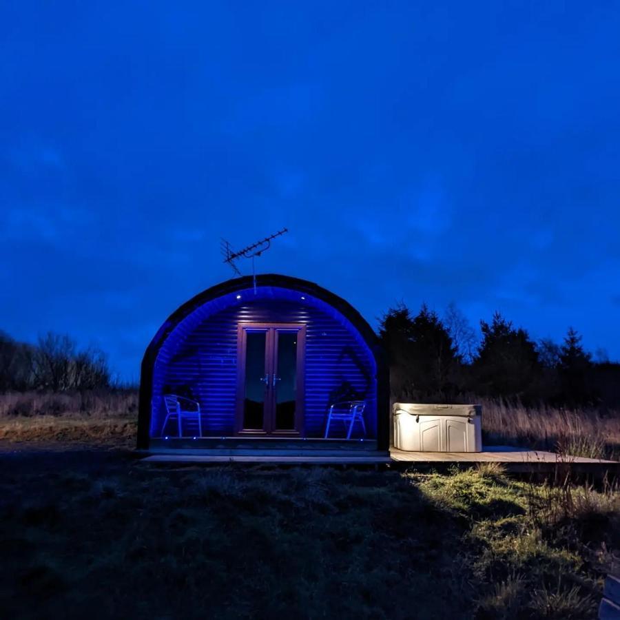Pond View Pod 3 With Private Hot Tub -Fife - Loch Leven - Lomond Hills Villa Kelty Bagian luar foto